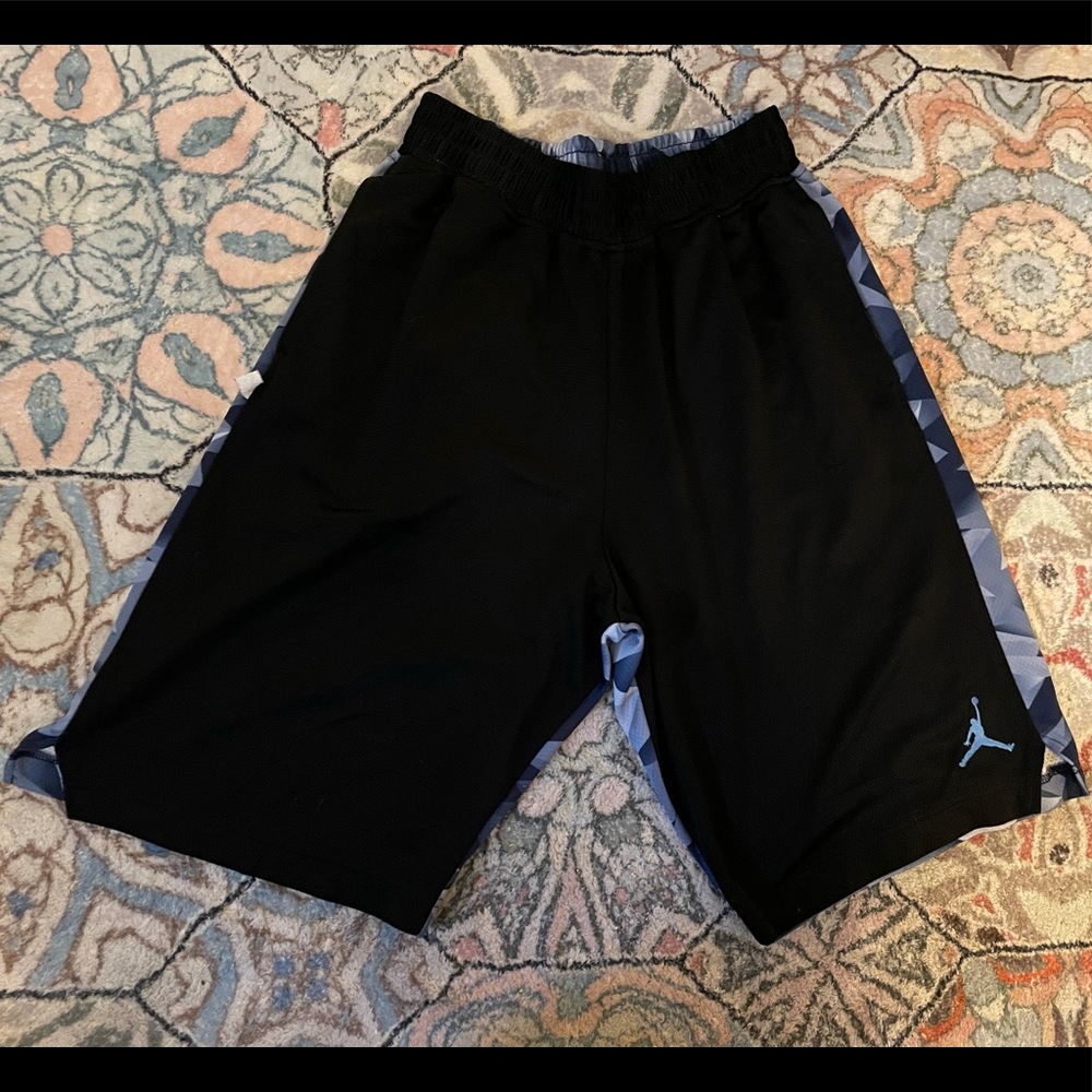 Jordan Basketball Shorts - Size Med - Picture 1 of 3